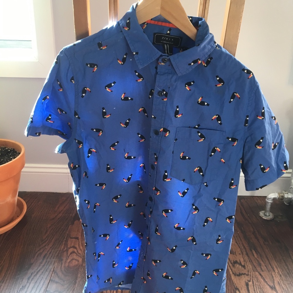 21 Men’s M Cobalt Pelican-Patterned Button Down